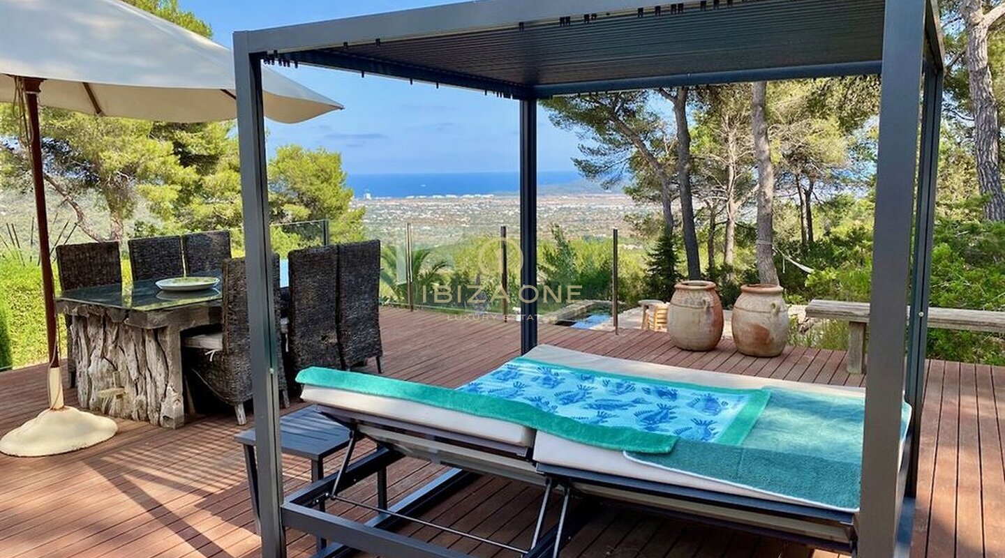 Hervorragende Luxus Villa hoch oben auf einem Berg mit Blick auf das Meer, Salinas und Formentera zum Verkauf