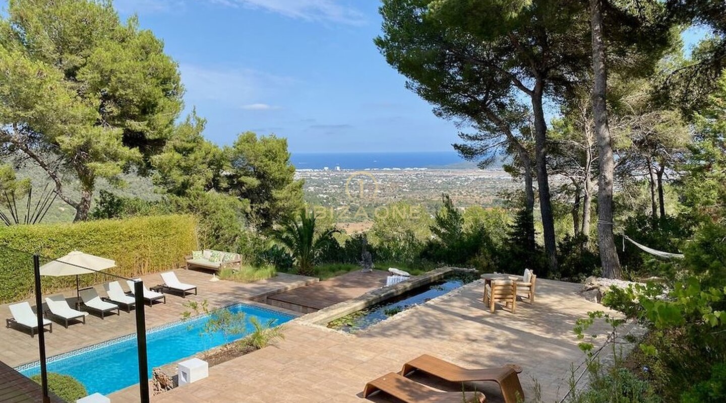 Schitterende luxe villa hoog op een berg met uitzicht op de zee, Salinas en Formentera te koop