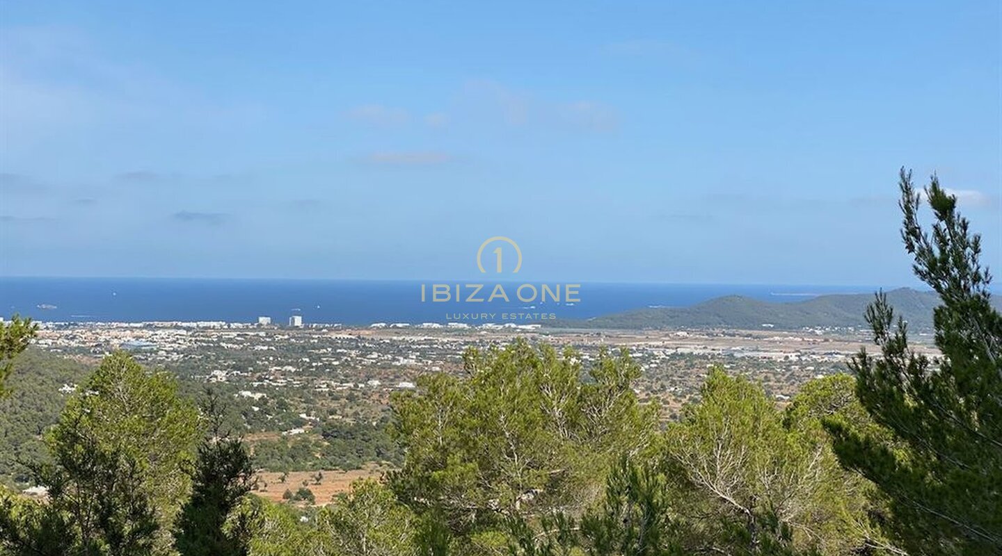 Hervorragende Luxus Villa hoch oben auf einem Berg mit Blick auf das Meer, Salinas und Formentera zum Verkauf