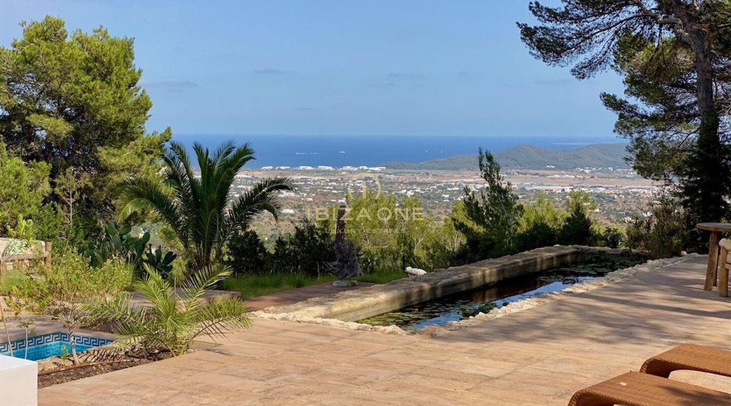 Hervorragende Luxus Villa hoch oben auf einem Berg mit Blick auf das Meer, Salinas und Formentera zum Verkauf