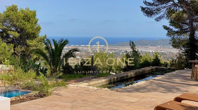 Magnífica villa de lujo en lo alto de una montaña con vistas al mar, Salinas y Formentera a la venta
