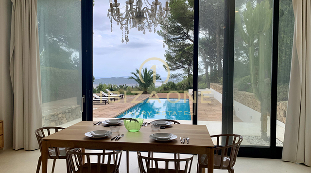 Schitterende luxe villa hoog op een berg met uitzicht op de zee, Salinas en Formentera te koop