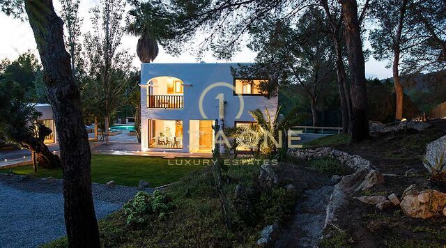 Prachtig luxe pand op slechts enkele minuten van de stranden van Cala Moli, Cala Tarida en Cala Comte te koop, Ibiza - Prachtig luxe pand op slechts enkele minuten van de stranden van Cala Moli, Cala Tarida en Cala Comte te huur, Ibiza