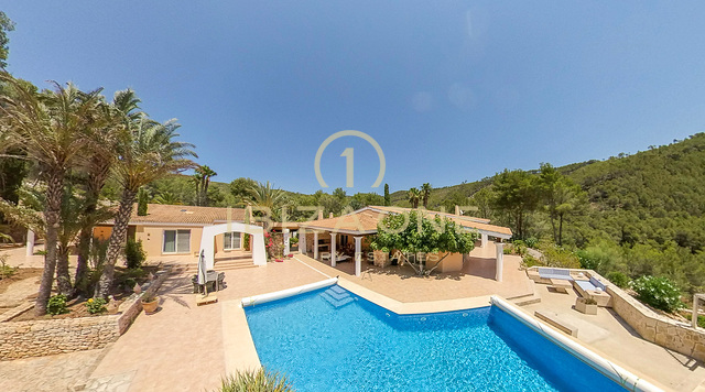 Se vende espaciosa villa en el norte de la isla