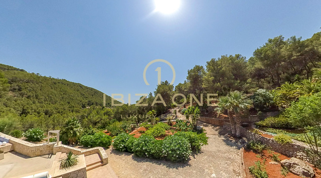 Spacious villa in the north of the island for sale