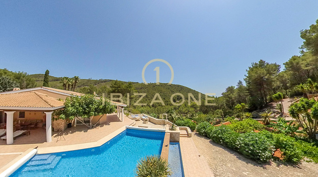 Se vende espaciosa villa en el norte de la isla