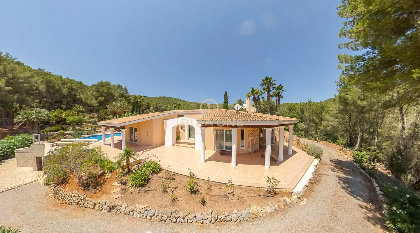 Großzügige Villa im Norden der Insel zum Verkauf