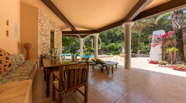 Spacious villa in the north of the island for sale