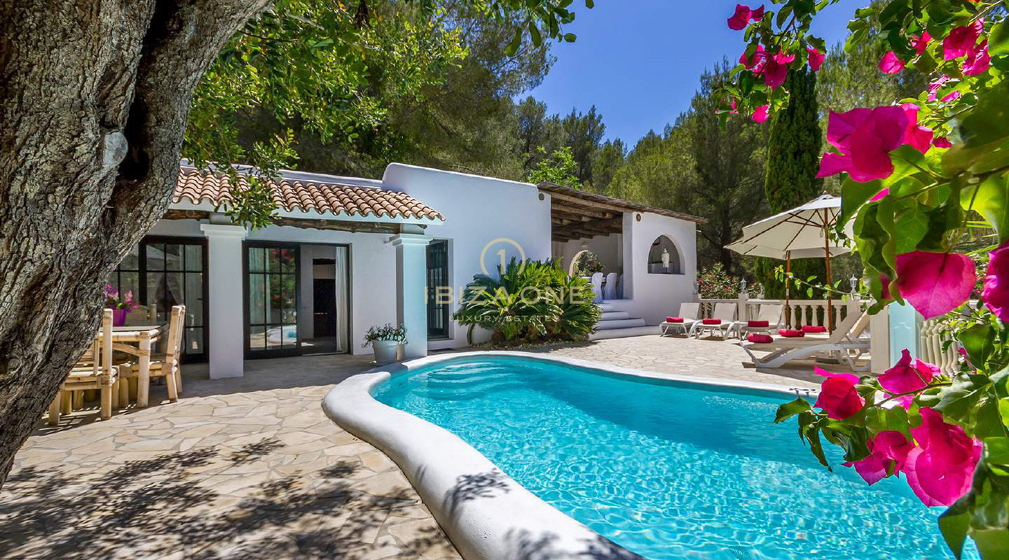 150 year old Ibiza finca with 3 houses for sale