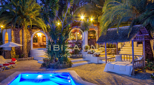 150 year old Ibiza finca with 3 houses for sale