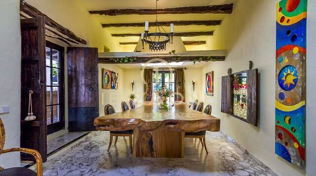 150 Jahre alte Ibiza Finca mit 3 Häusern zum Verkauf