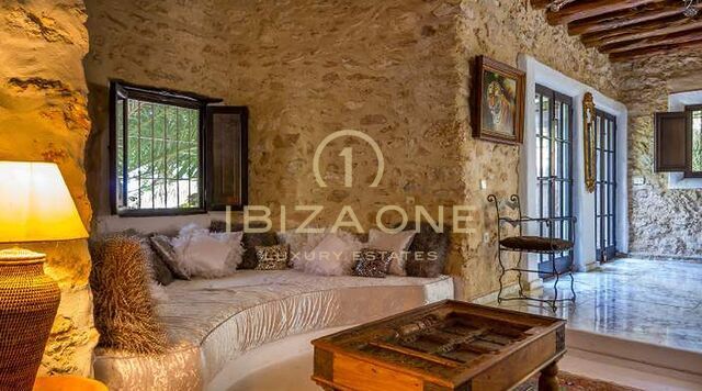 150 Jahre alte Ibiza Finca mit 3 Häusern zum Verkauf