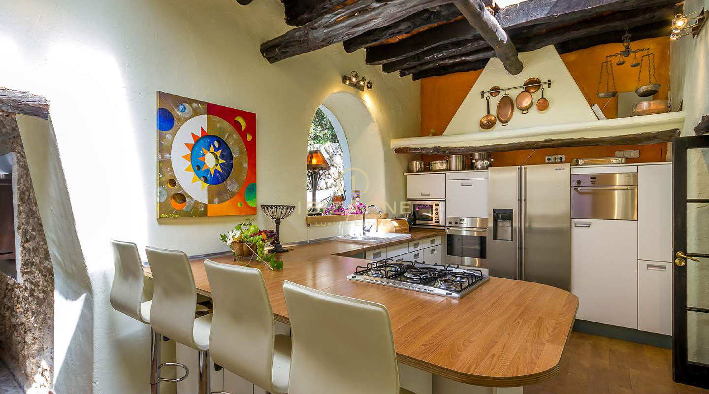 150 year old Ibiza finca with 3 houses for sale