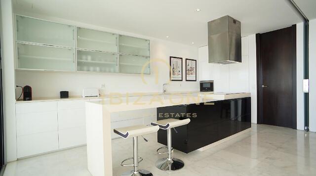 Piso de 3 dormitorios con vistas a Dalt Vila en Es Pouet en venta
