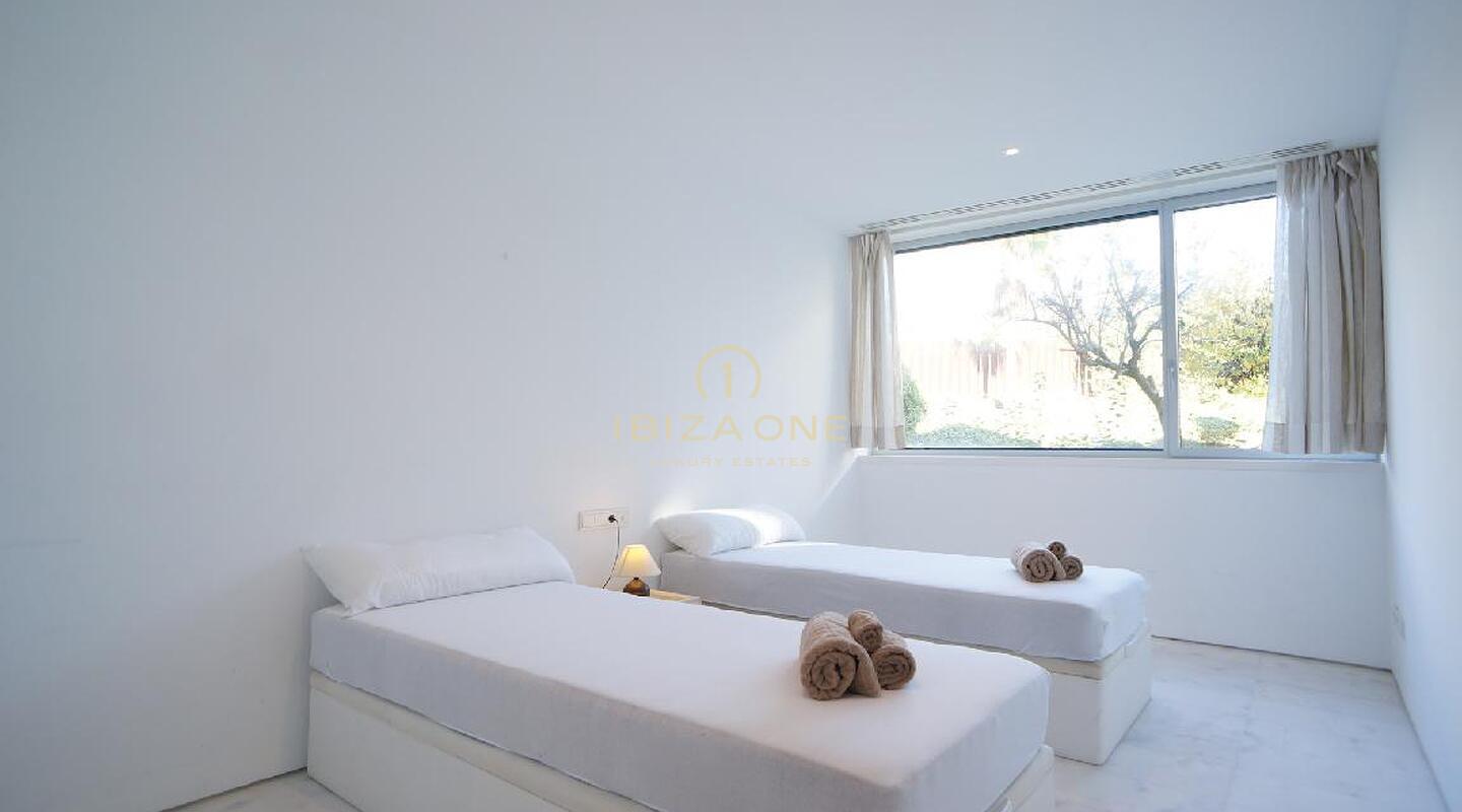 3 bedroom apartment overlooking Dalt Vila in Es Pouet for sale