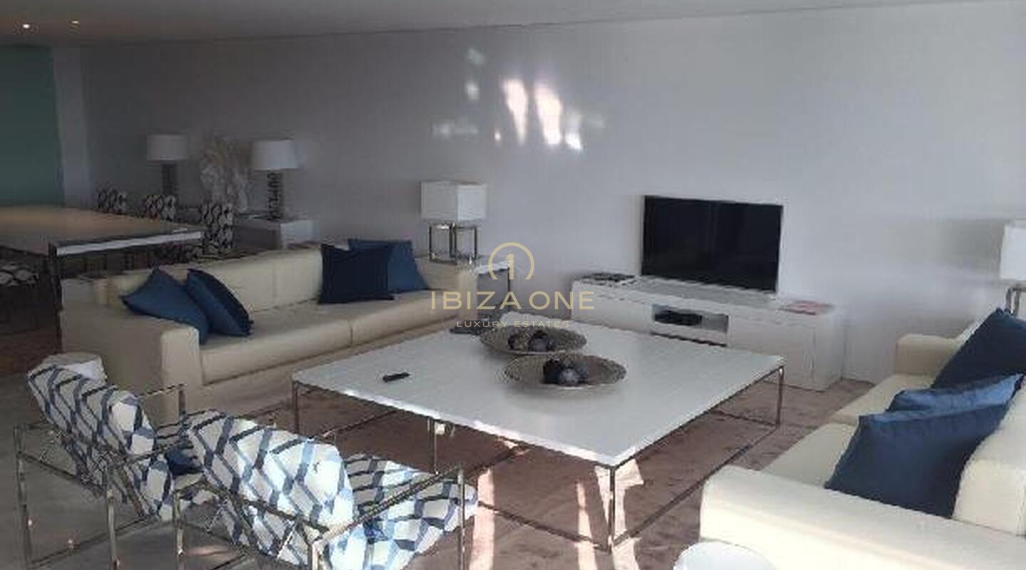 Prachtig luxe appartement met uitzicht op de zee en Dalt Vila in Es Pouet te koop, Ibiza