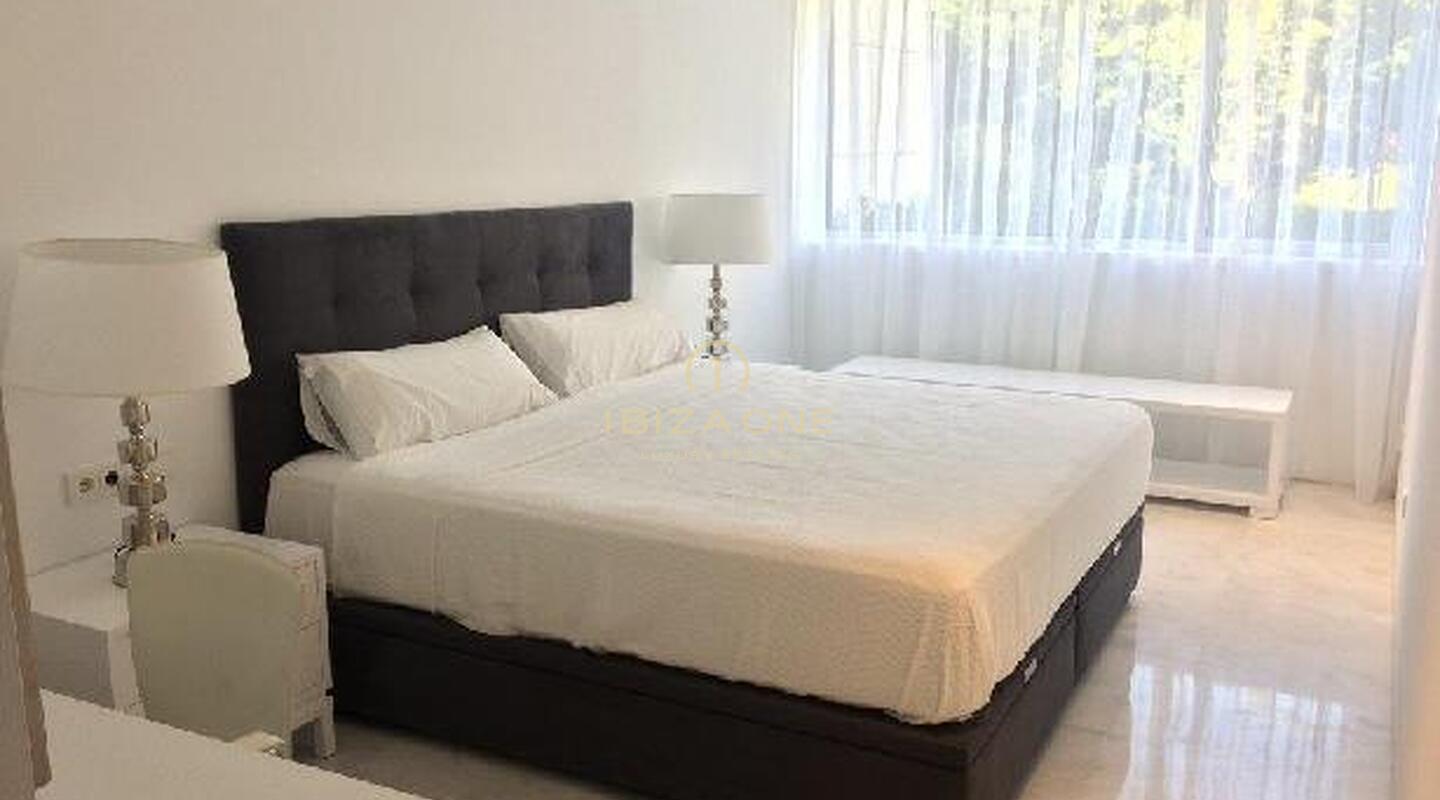 Superb luxury apartment overlooking the sea and Dalt Vila in Es Pouet for sale, Ibiza