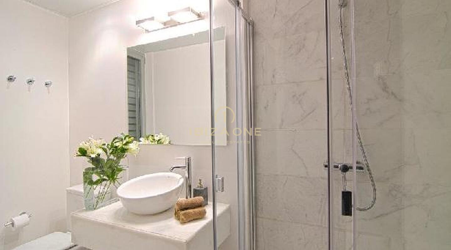 Superb luxury apartment overlooking the sea and Dalt Vila in Es Pouet for sale, Ibiza
