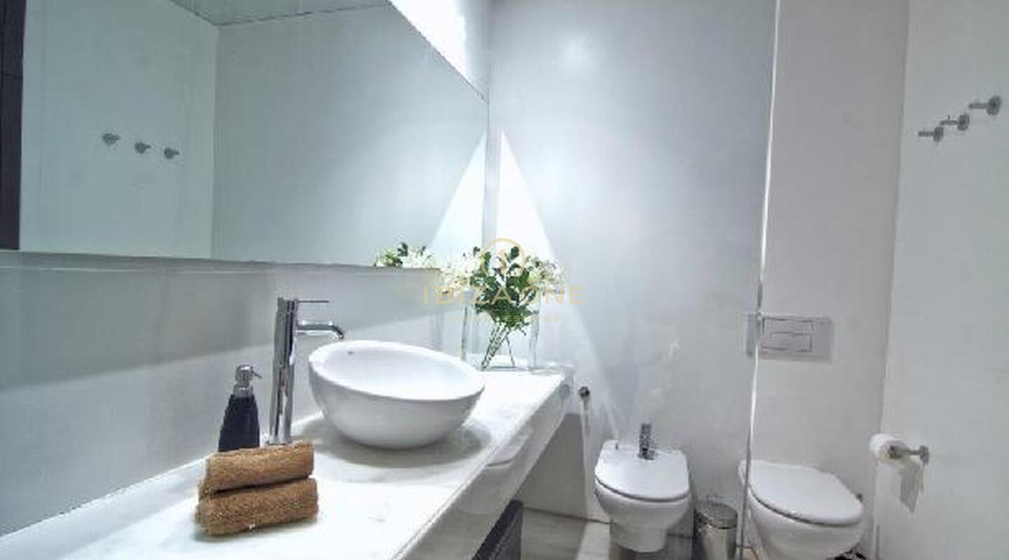Superb luxury apartment overlooking the sea and Dalt Vila in Es Pouet for sale, Ibiza