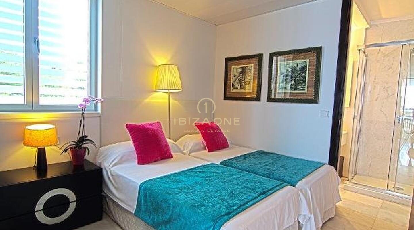 Superb luxury apartment overlooking the sea and Dalt Vila in Es Pouet for sale, Ibiza