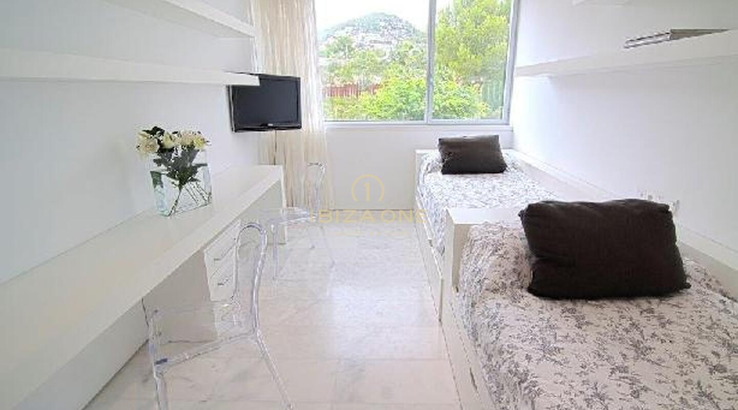 Superb luxury apartment overlooking the sea and Dalt Vila in Es Pouet for sale, Ibiza