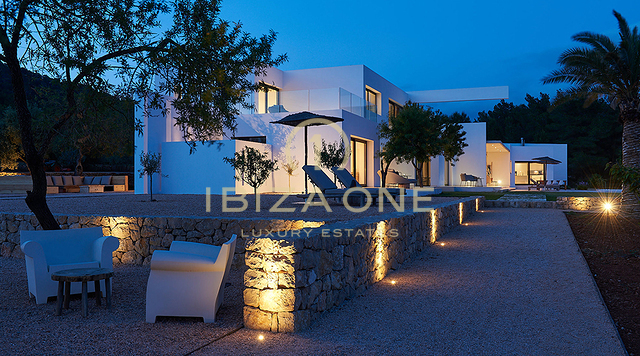Moderne, luxuriöse, familienfreundliche Villa zu vermieten, Ibiza - Moderne, luxuriöse, familienfreundliche Villa zu verkaufen, Ibiza