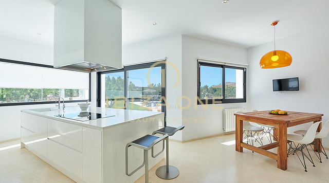 Moderne, luxuriöse, familienfreundliche Villa zu vermieten, Ibiza - Moderne, luxuriöse, familienfreundliche Villa zu verkaufen, Ibiza