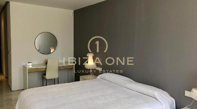 Apartamento de lujo en Es Pouet con vistas al mar y a la ciudad de Ibiza en venta, Ibiza