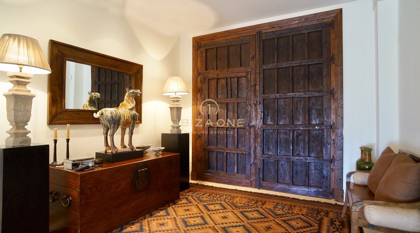 Majestic villa with 360º views of the sea, Dalt Vila and Formentera for sale