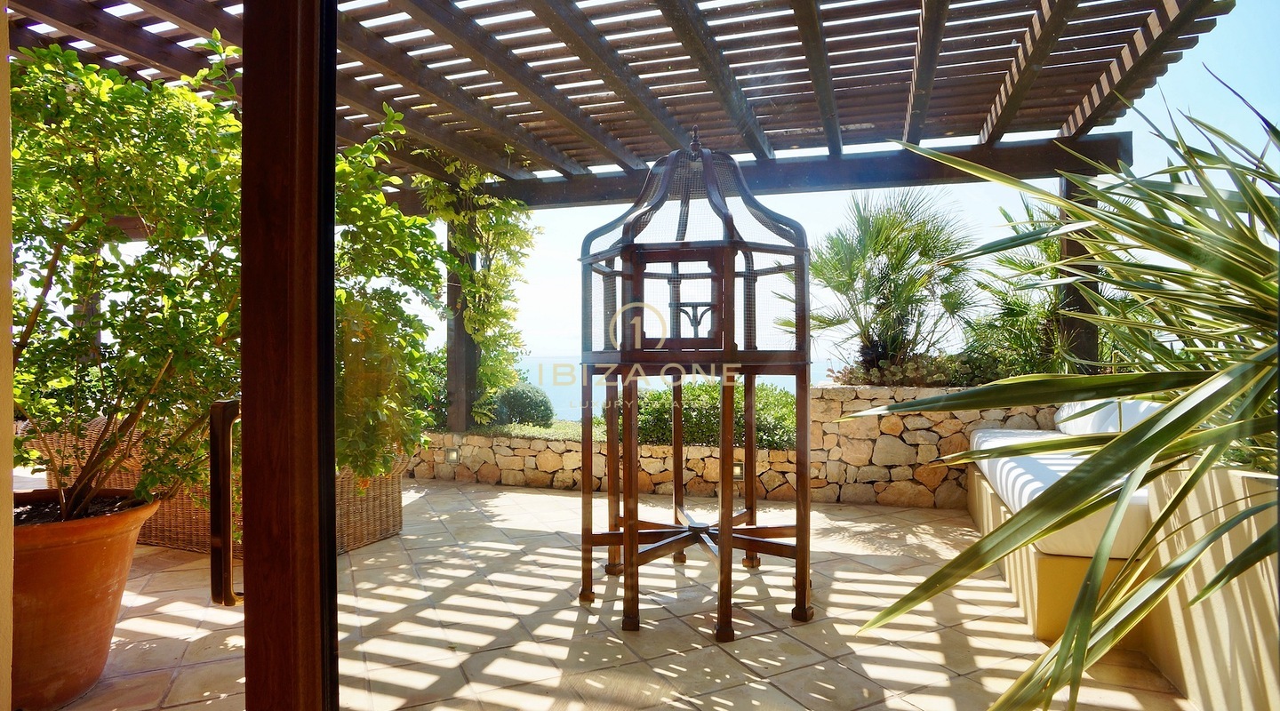 Majestic villa with 360º views of the sea, Dalt Vila and Formentera for sale