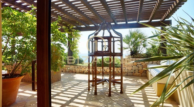 Majestic villa with 360º views of the sea, Dalt Vila and Formentera for sale