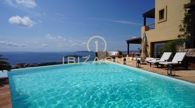 Majestueuze villa met 360º uitzicht op de zee, Dalt Vila en Formentera te koop