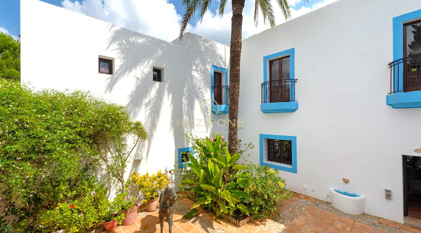 Propriété Finca avec vue sur la mer et la vieille ville d'Ibiza à vendre