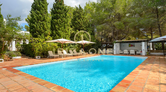 Finca Anwesen mit Blick auf das Meer und die Altstadt von Ibiza zum Verkauf