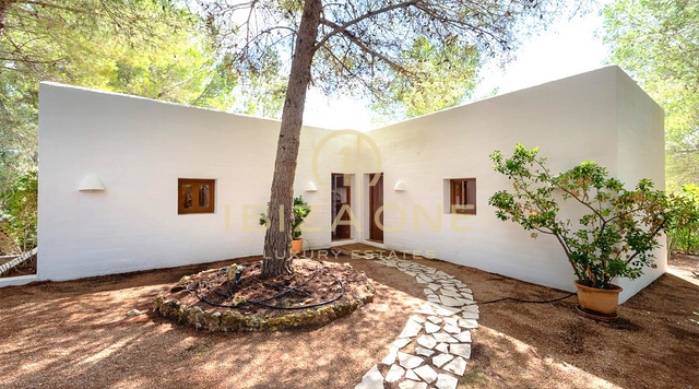Propriété Finca avec vue sur la mer et la vieille ville d'Ibiza à vendre