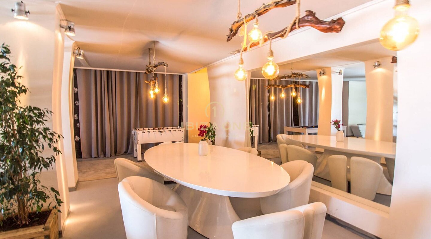 Prachtige luxe vakantievilla met schitterend uitzicht op zee en het landschap van Ibiza te huur, Ibiza