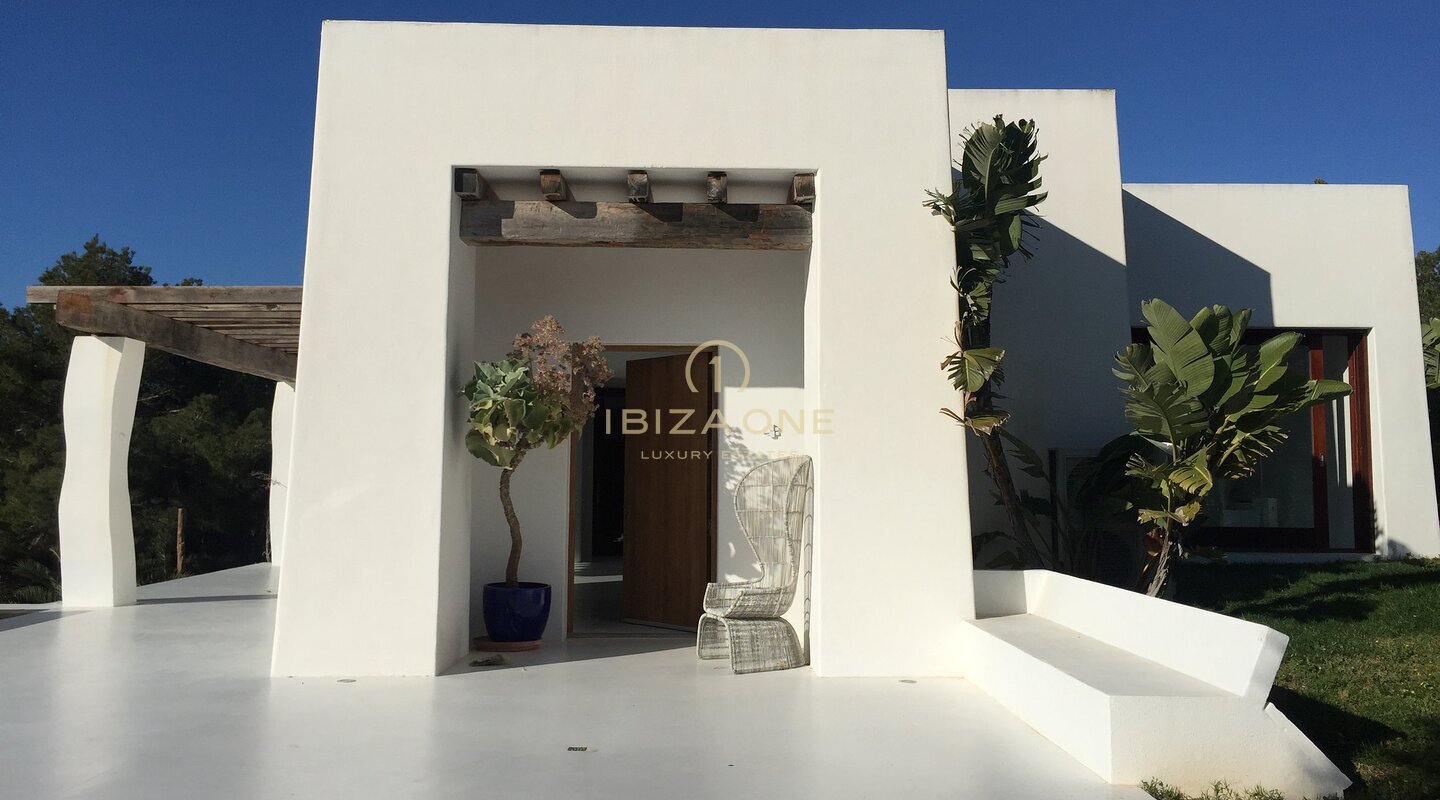 Belle villa de vacances de luxe avec vue imprenable sur la mer et la campagne d'Ibiza à louer, Ibiza