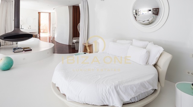 Prachtige luxe vakantievilla met schitterend uitzicht op zee en het landschap van Ibiza te huur, Ibiza