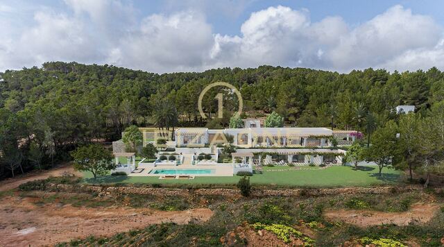 Finca Blakstad nouvellement construite à quelques minutes de Santa Gertrudis à vendre