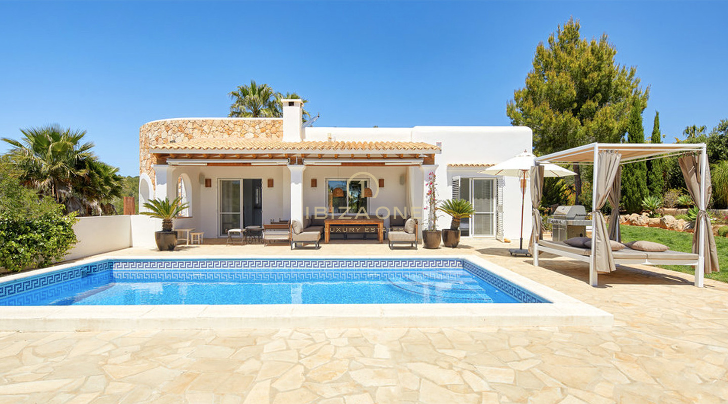 Bella villa vicino al campo da golf di Ibiza in vendita