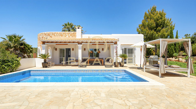 Belle villa proche du golf d'Ibiza à vendre