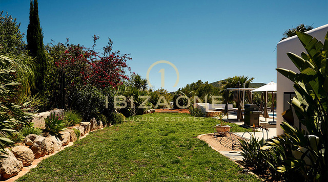 Beautiful villa close to Ibiza's golf course for sale