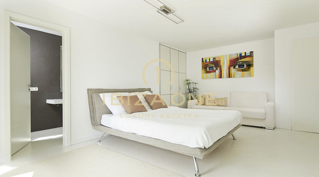 Beautiful villa close to Ibiza's golf course for sale