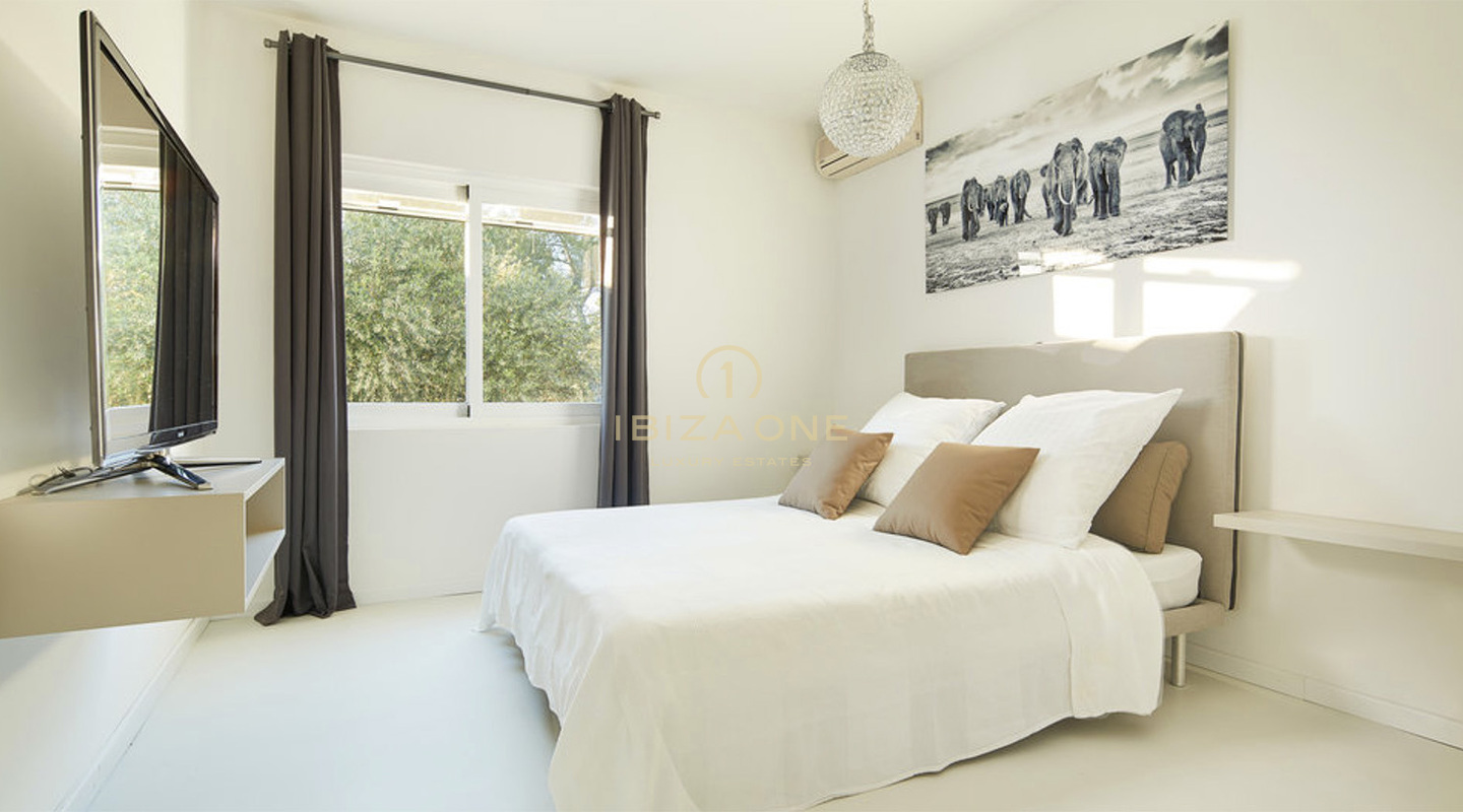 Preciosa villa cerca del campo de golf de Ibiza en venta