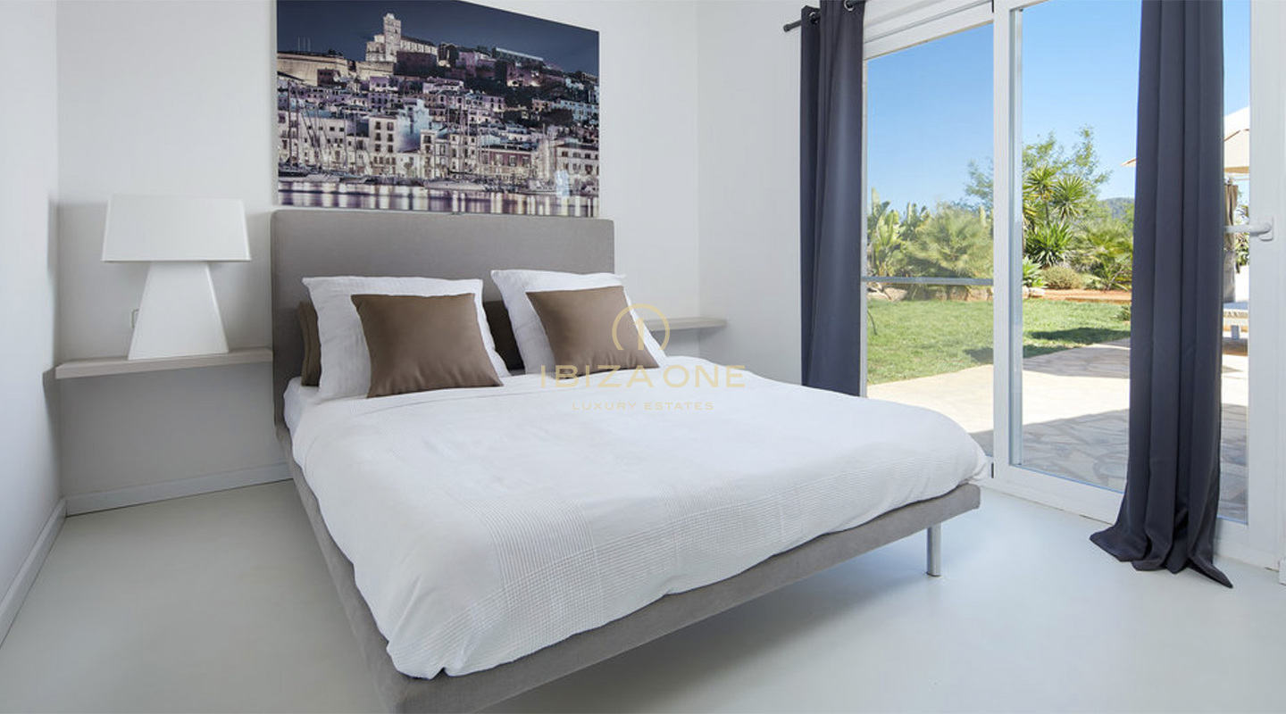 Prachtige villa dichtbij de golfbaan van Ibiza te koop
