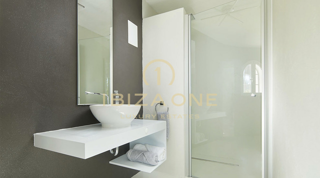 Belle villa proche du golf d'Ibiza à vendre