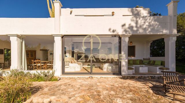 Charmante finca d'Ibiza près de Santa Gertrudis surplombant Dalt Vila à vendre