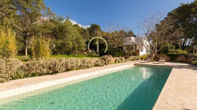 Charmante Ibiza finca in de buurt van Santa Gertrudis met uitzicht op Dalt Vila te koop