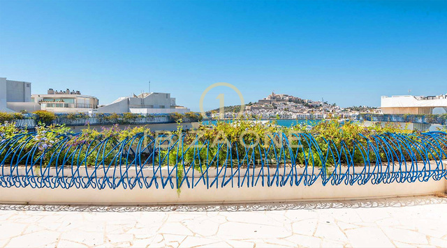 Amazing penthouse with central view of Dalt Vila and the sea for sale