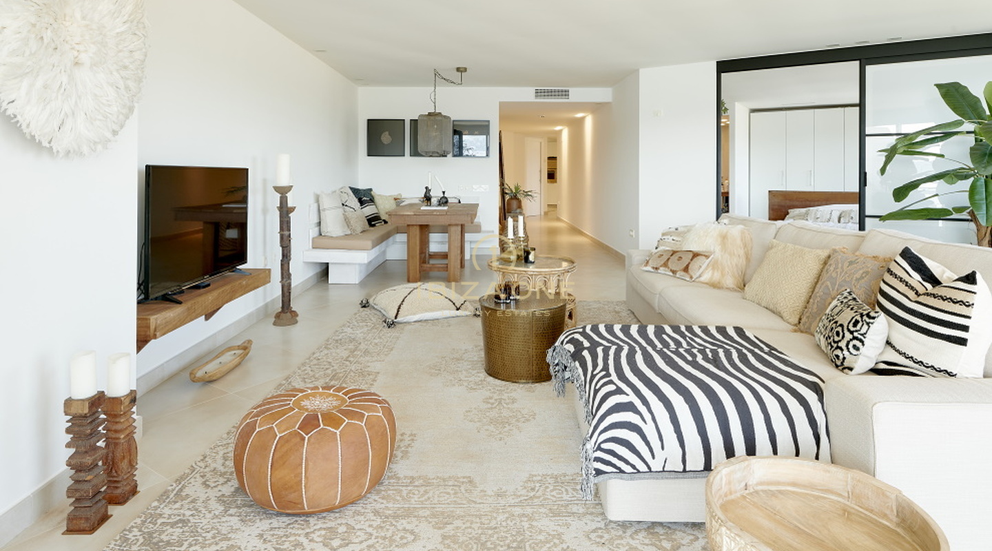Mooi 3 slaapkamer appartement met zeezicht te koop